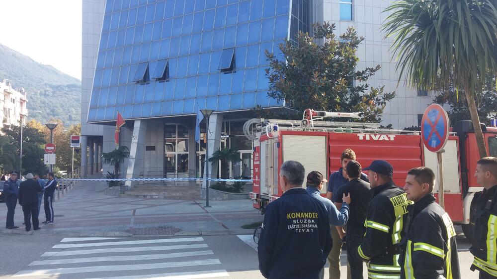 bomba, Trg magnolija