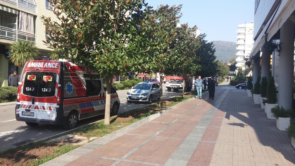 Trg magnolija, bomba