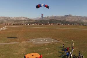Boban Ivetić i Aero klub “Špiro Mugoša” najbolji na padobranskom...