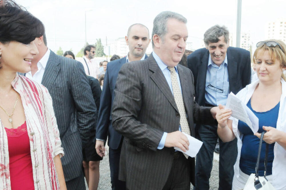 Podjela stanova  Miomir Mugoša, Foto: Arhiva "Vijesti"