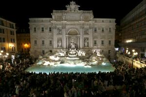 Fontana di Trevi opet u punom sjaju