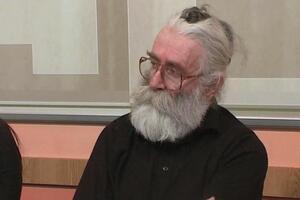 Karadžić u Hagu čeka presudu, ali prima poštu preko stranice "dr...