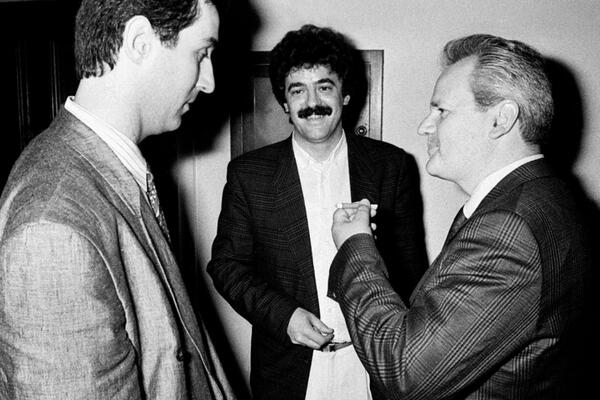 Izdajnici, neprijatelji, zavjere