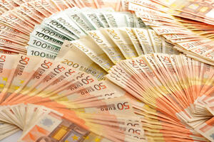 EPCG blizu 210 miliona eura rasporedila u sedam banaka