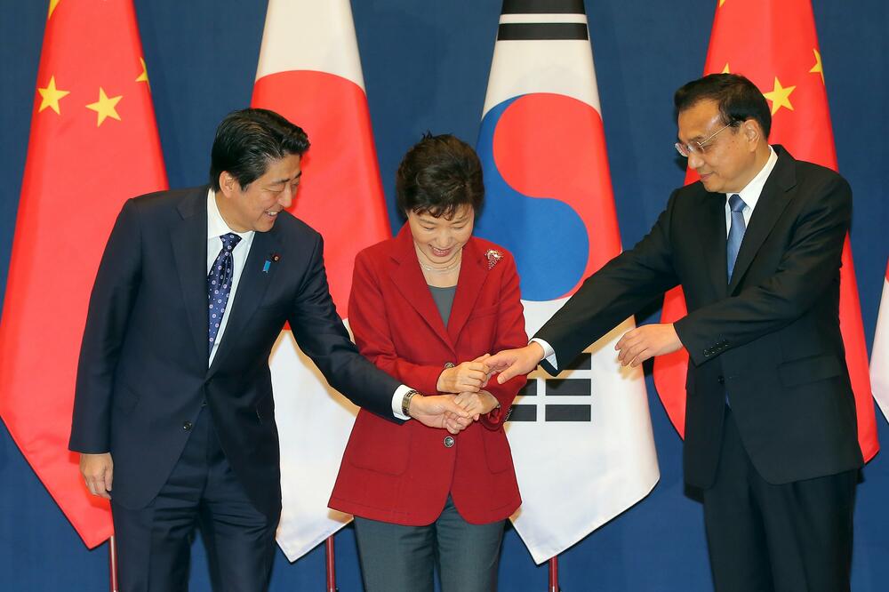Šinzo Abe, Li Kećijang, Park Guen Hje, Foto: Reuters