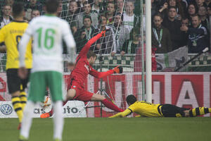 Pogledajte kako se Junuzović poigrao sa Papastatopulosom