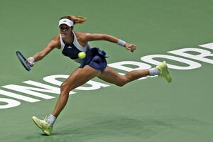 Mugurusa prva u grupi, Šafaržova odigrala za Kvitovu