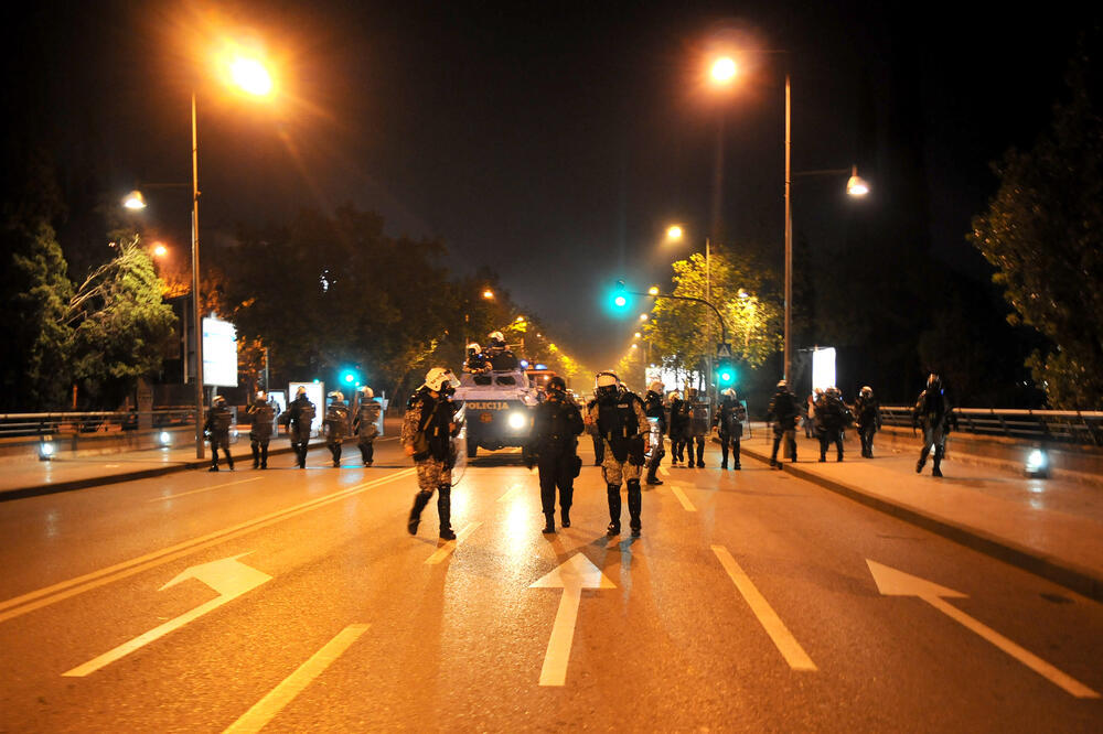 policija, SAJ, protesti, Foto: Boris Pejović
