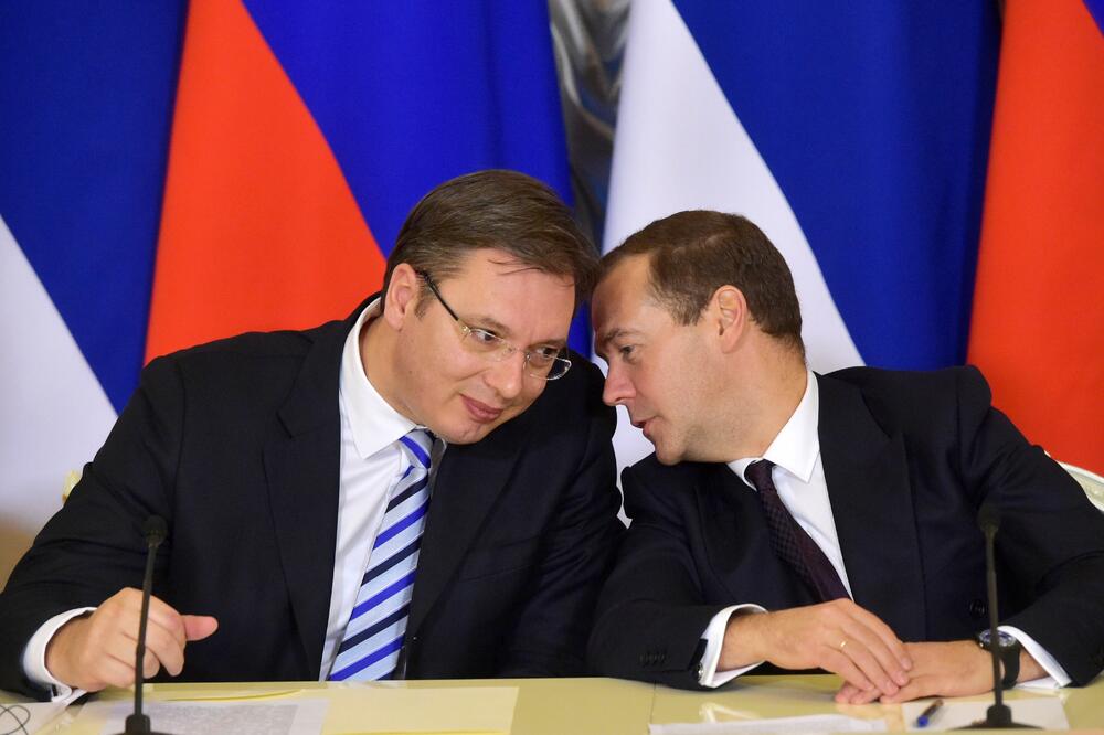 Aleksandar Vučić, Dmitrij Medvedev, Foto: Beta/AP