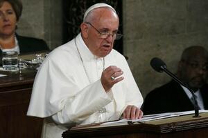 Papa osudio diskriminaciju Roma u Evropi