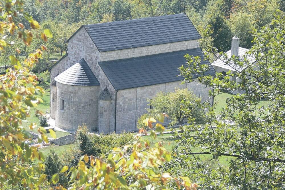 Manastir Piva