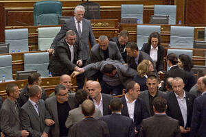 Sjednica skupštine Kosova održana van plenarne sale: Opozicija...