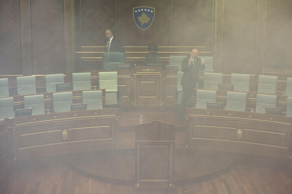 Skupština Kosovo suzavac, Foto: Beta/AP