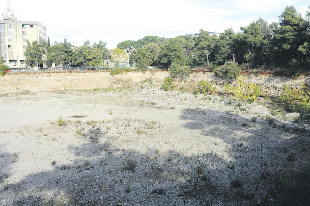 RTCG, rupa kod RTCG, Foto: Luka Zeković