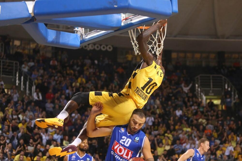 Okaro Vajt, Foto: Http://www.arisbc.gr/