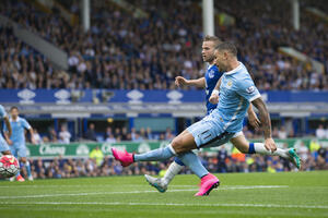 Kolarov spreman za utakmicu sa Seviljom