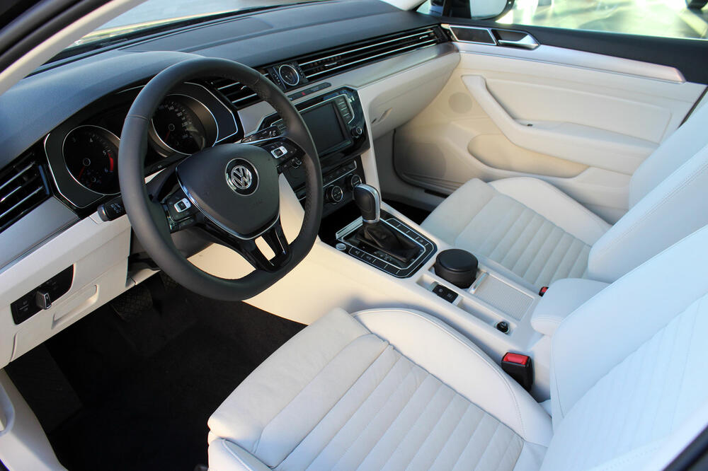 Folksvagen Pasat CG, Foto: Saša Marković