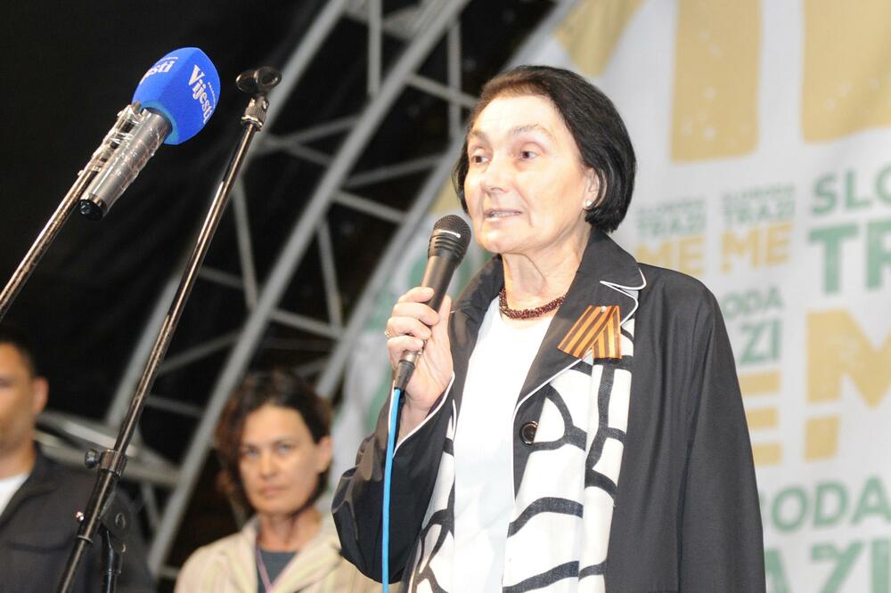 protest Demokratski front 7.10, Jelisava Kalezić, Foto: Savo Prelević