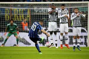 Derbi bez golova na "Meaci", Napoli u velikom naletu