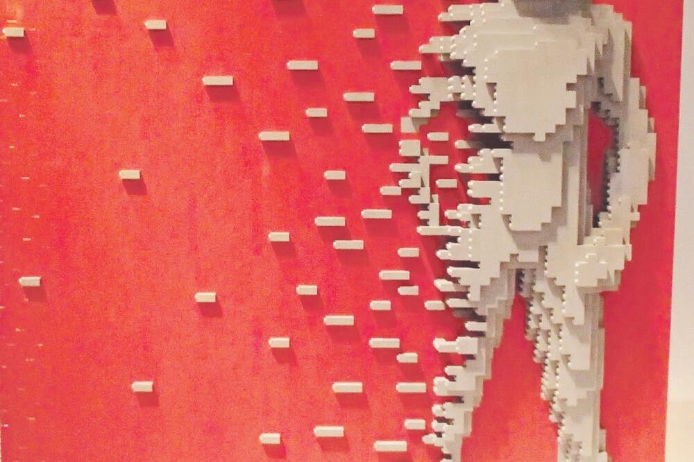 ideologija, čovjek (Novina)