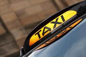 Red taksi kažnjen sa 100 eura