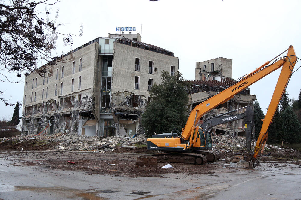 Rušenje hotela Siti, Foto: Filip Roganović