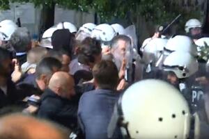 Ekskluzivni snimci TV Vijesti: Sukob policije i demonstranata