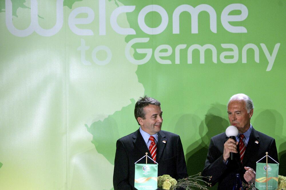 Volfgang Nisbah, Franc Bekenbauer, Foto: Reuters