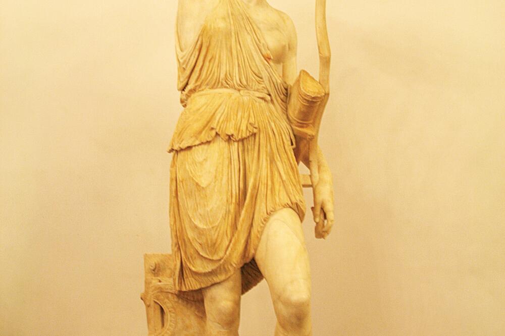 žena lovac (Novina)