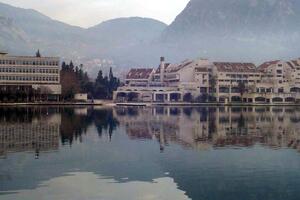 Demokrate: Gvozdenović da saopšti rezultate razgovora u vezi hotel...