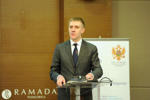 Lukšić: Sa optimizmom očekujemo odluku o pozivu u NATO