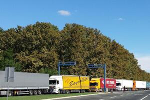 Divljao na autoputu Zagreb-Beograd: Probio dvije rampe, oštetio...