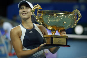 Mugurusa četvrta, Danka i dalje 75.