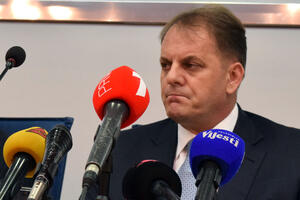 Stijepović  iz istog šinjela kao Mugoša