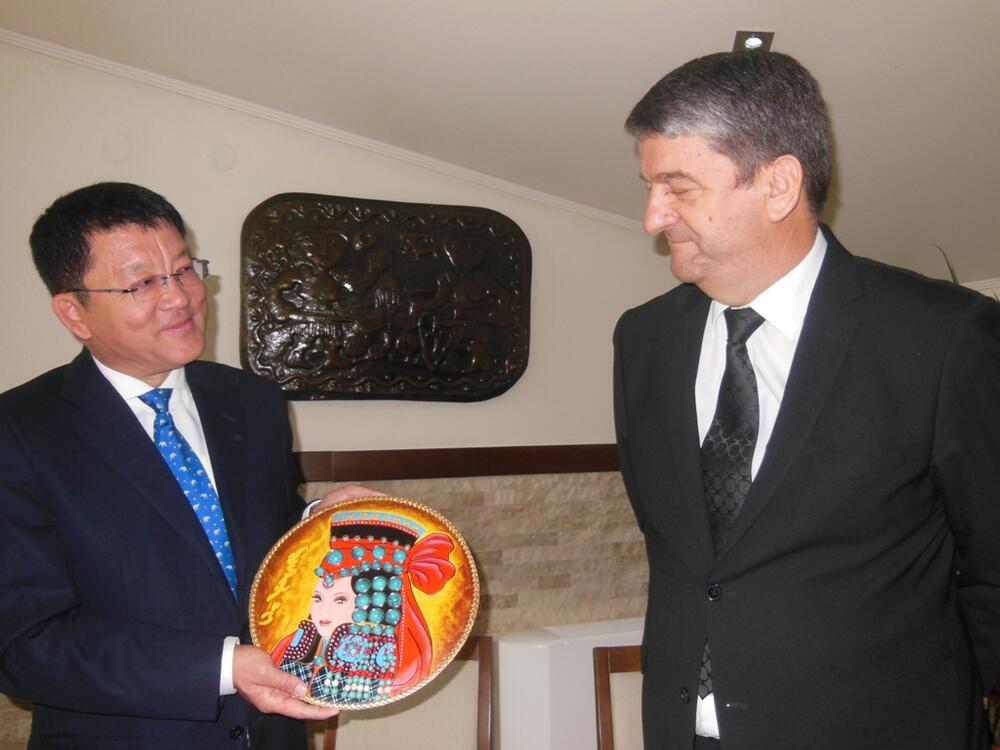 Veselin Grbović, Kinezi