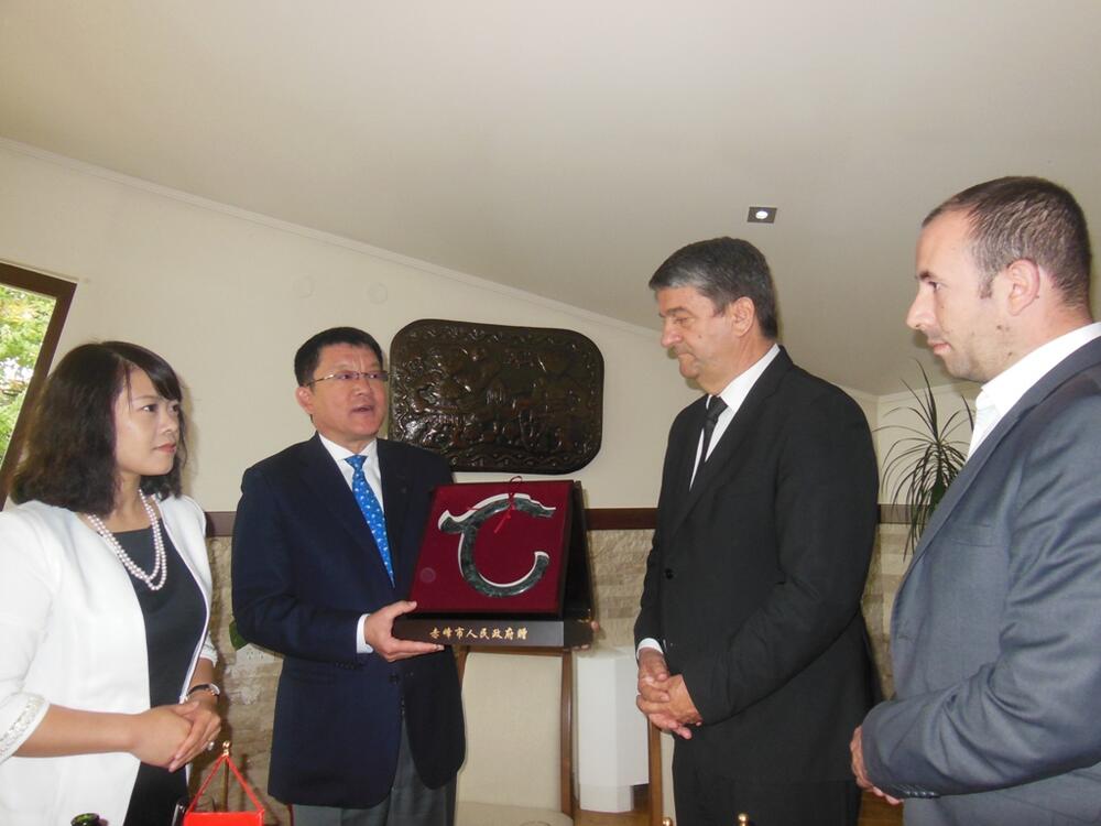 Veselin Grbović, Kinezi