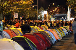 Srpski radikali podržavaju proteste Demokratskog fronta