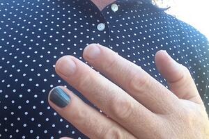 Ne začudite se ako vidite muškarce sa nalakiranim noktim