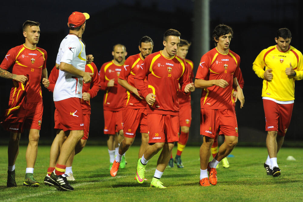 Fudbalska reprezentacija Crne Gore, Foto: Savo Prelević