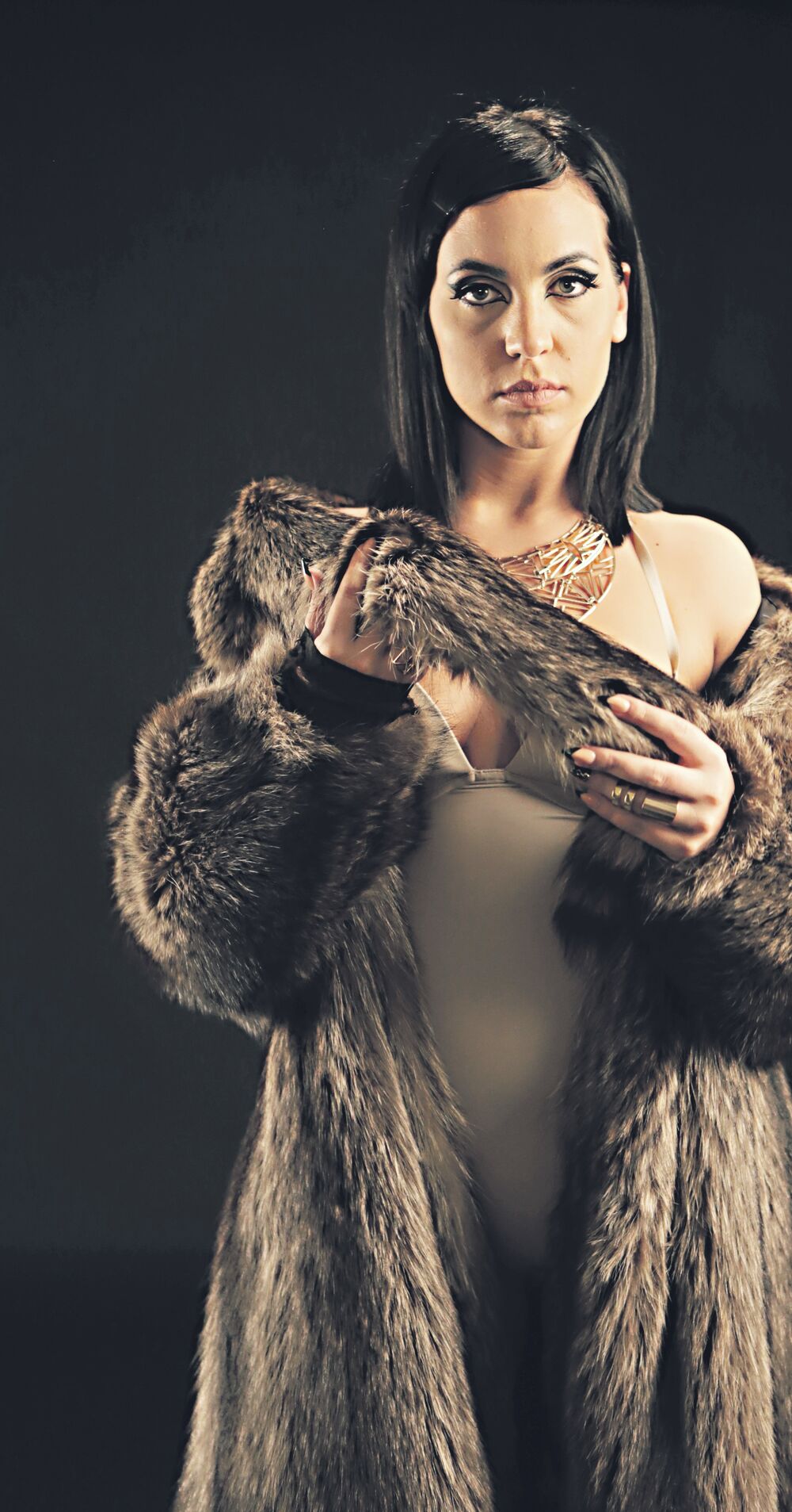 Mimi Mercedez (Novine)