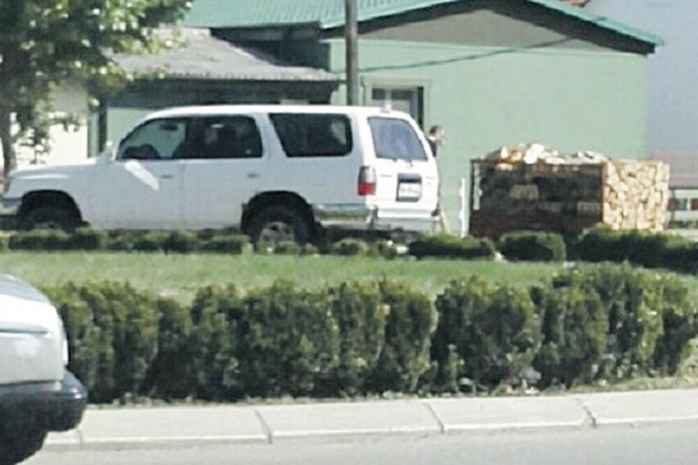 Nikšić službena vozila, Foto: Čitalac Vijesti