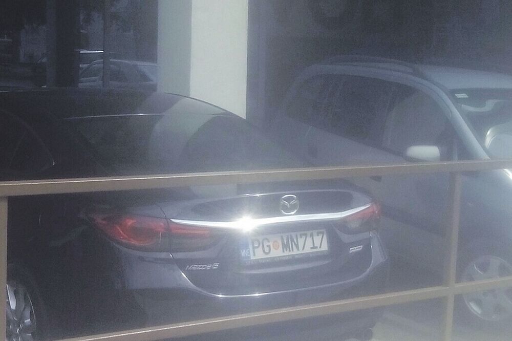 Božidar Vuksanović, službeno auto, Foto: Čitalac "Vijesti"