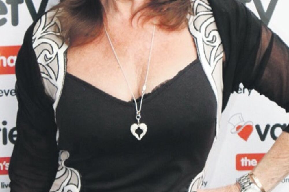 Viki Mišel (Novina), Foto: Snstatic.fi