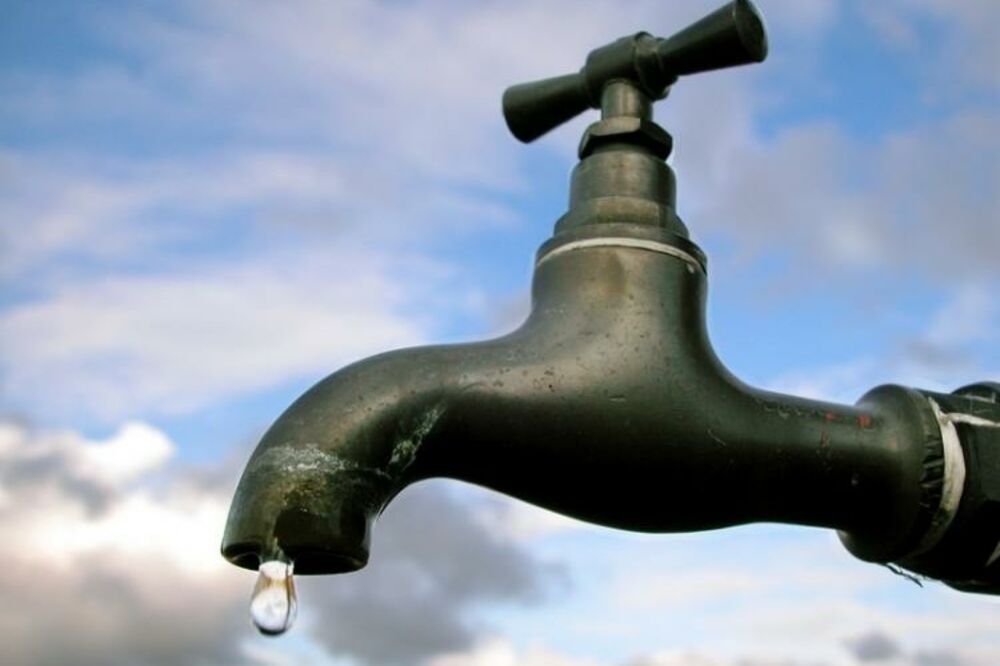 Voda, česma, suša, Foto: Shutterstock