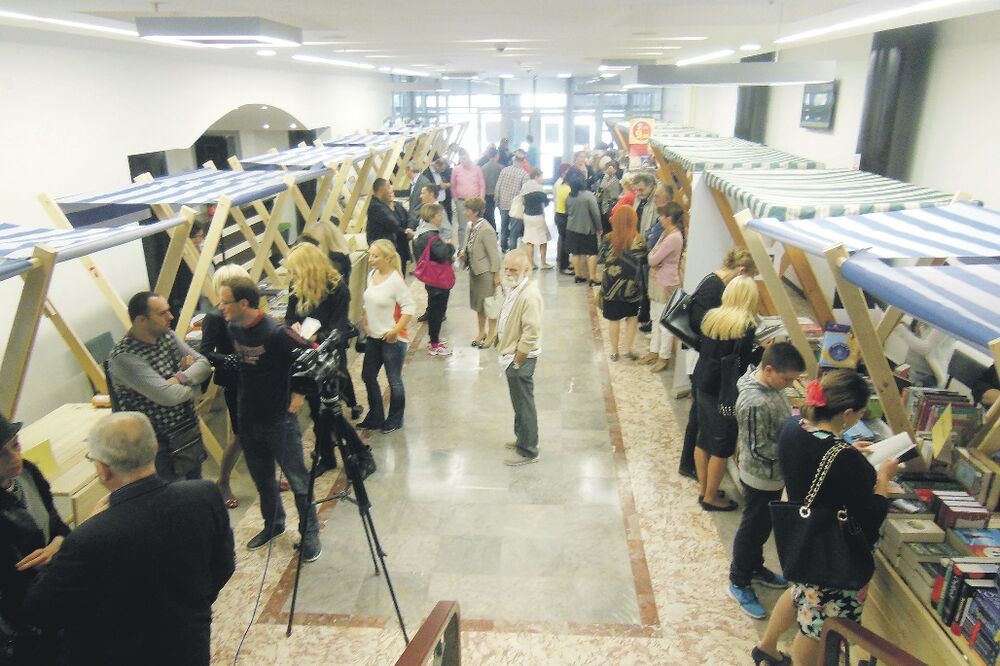 među knjigama, Foto: Svetlana Mandić