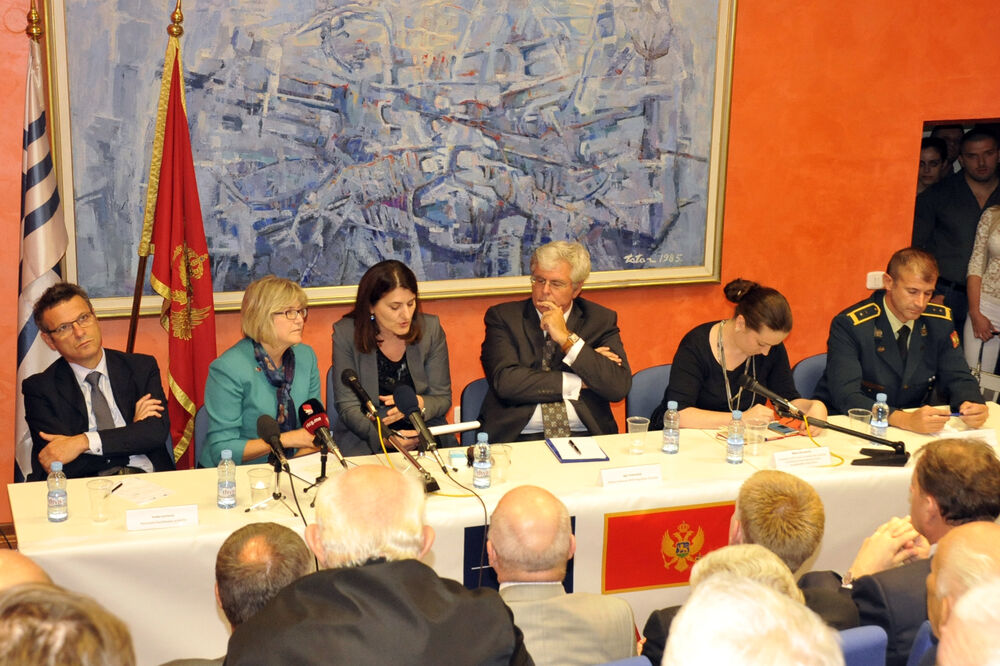 Vesko Garčević, Margaret Uehara, Milica Kovačević, Igor Slobodnik, Foto: Vlada Crne Gore