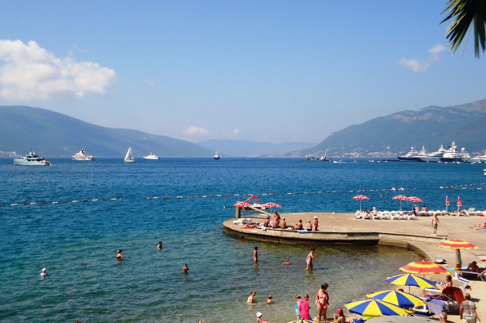 Tivat turisti, Foto: Siniša Luković