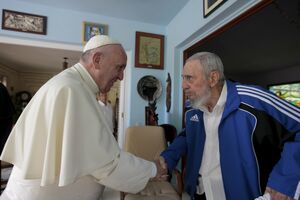 Papa se sastao sa Fidelom Kastrom