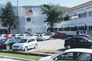 Šefovi u Opštini Budva preko plate dobijali i do 500 eura