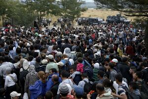 Granicu s Makedonijom za 24 sata prešlo 5.000 izbjeglica